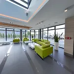 酒店 阿斯通会议及spa酒店 4*